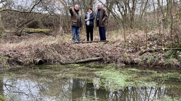 Maria Miller visited the Sherfield Park Sustainable Drainage System (SUD), with local borough Councillor Paul Miller and leader of Sherfield Park Parish Council Chris Circuit